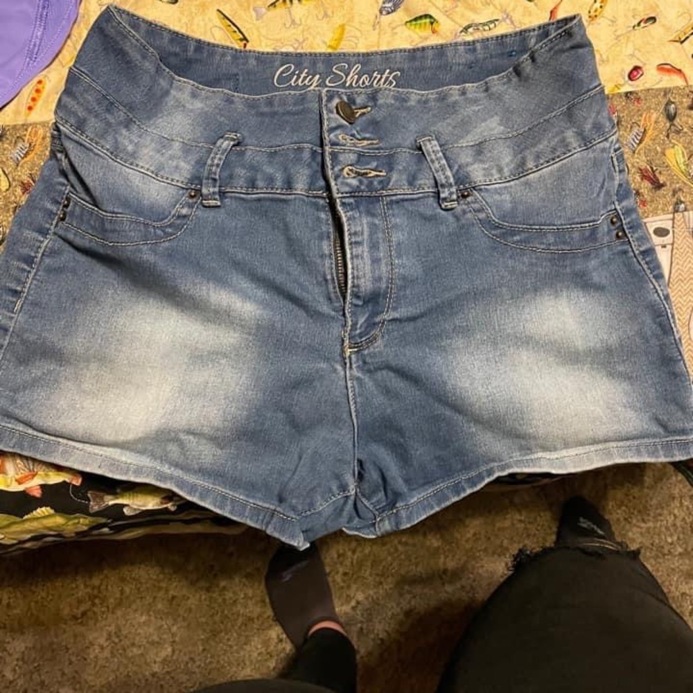 City YMI shorts